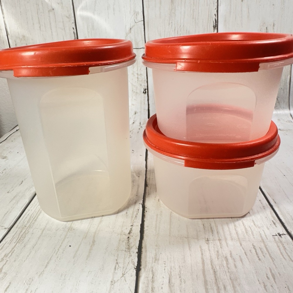 Tupperware Set of 3 Containers with Paprika Lids ‎ Two 1605 One 1606